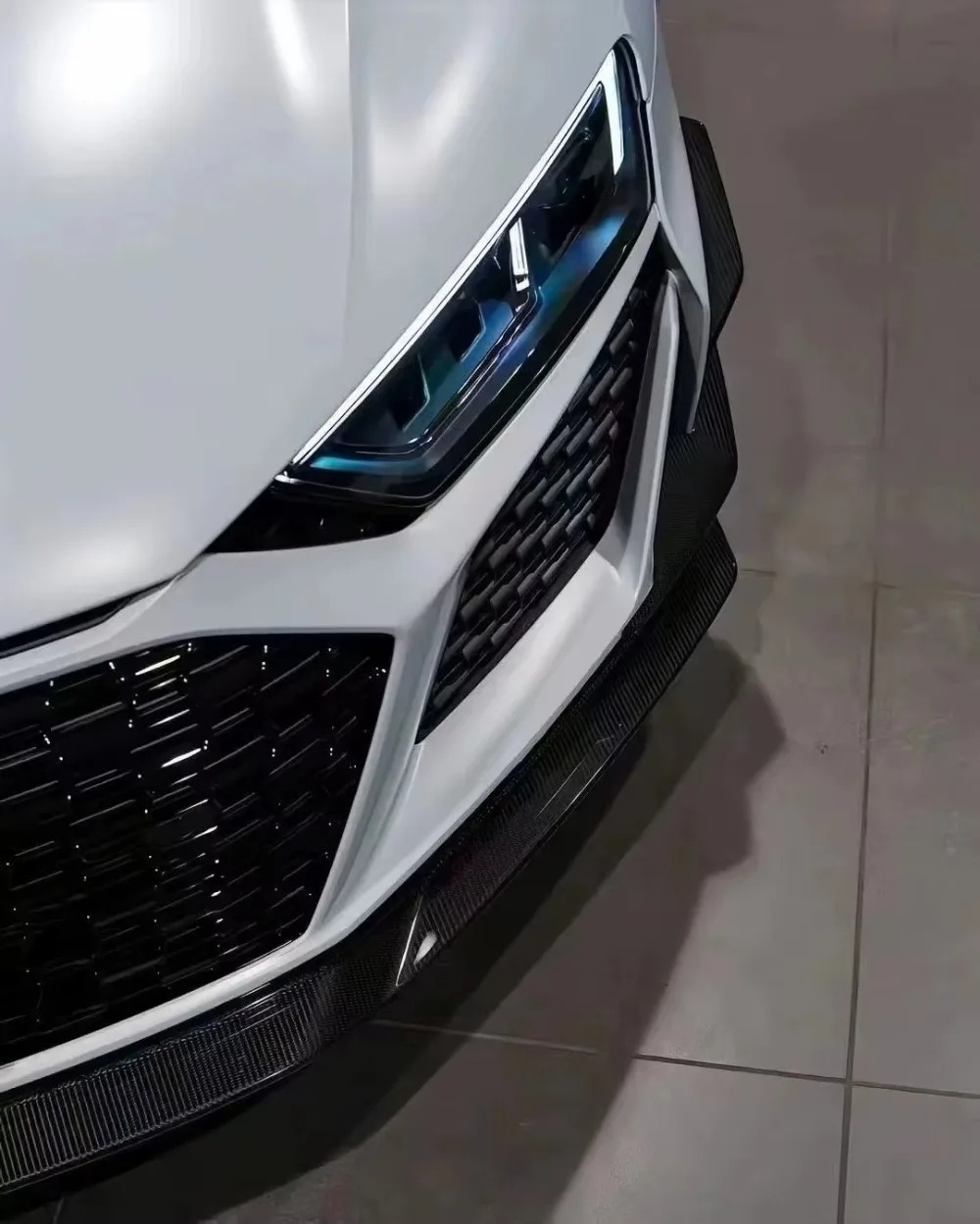 High Quality Fast Delivery Whole Sale Price Prepreg Dry Carbon Fiber RWD Style Front Canards Body Kits for R8 GT 2020-2024